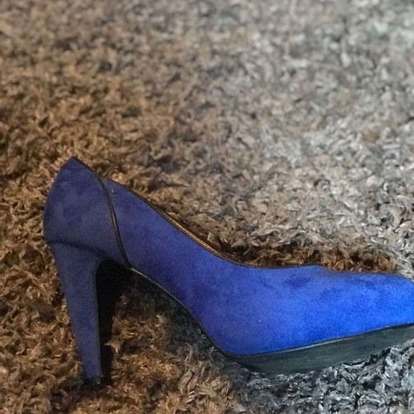 Size 11 Royal Blue Pump - Picture 3 of 7